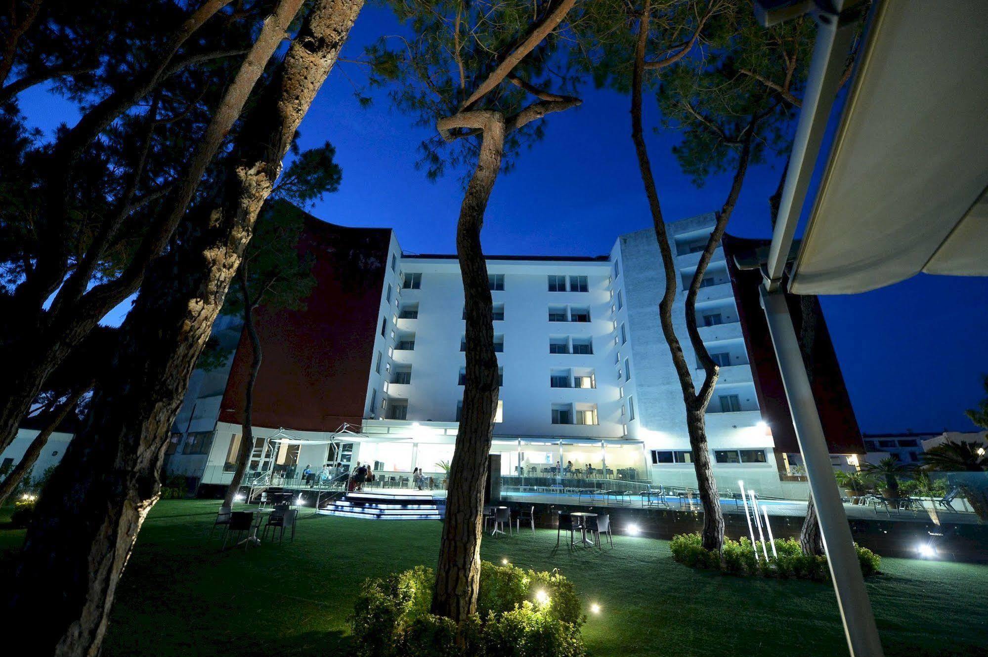 Homeholiday Giulivo Baia Domizia Exterior photo